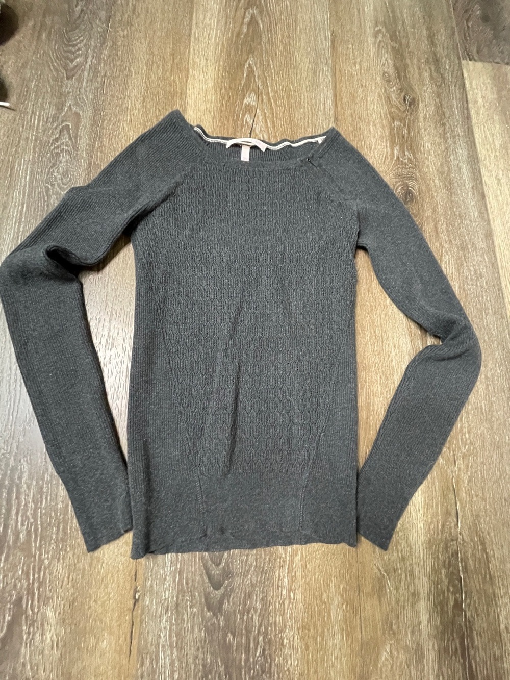 Victoria Secret Textured Light-Weight Ribbed Sweater-XS - Picture 2 of 5